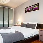 Angel City Center Luxury Apartments By Amstra