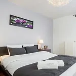 Angel City Center Luxury Apartments By Amstra